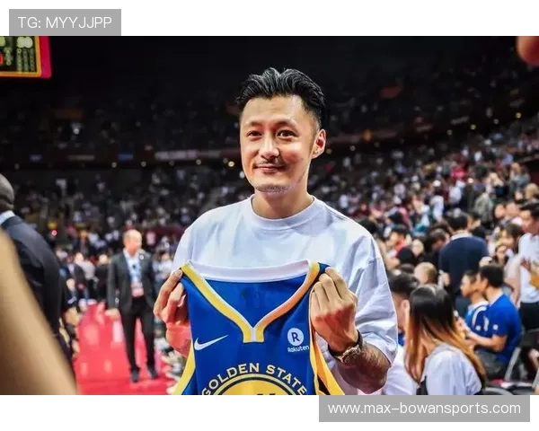 中国足球球星赛场怒扔鞋引发热议背后原因分析与事件深度解读